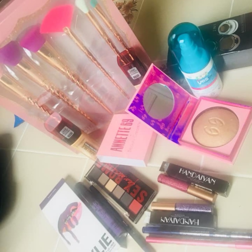 Makeup lot